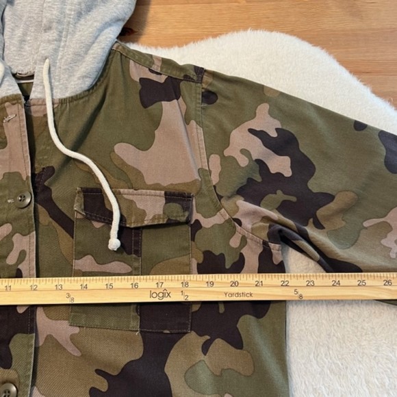 Rue 21 Green Camouflage Drawstring Button Hooded Shirt Jacket Shacket Sz LG - Picture 11 of 12